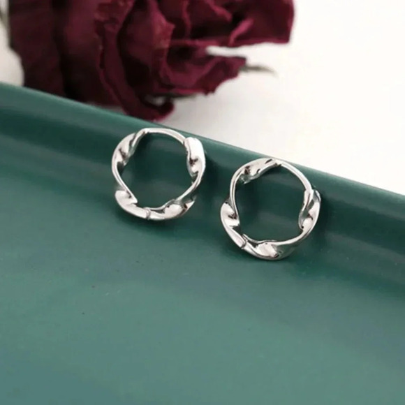 925 Sterling Silver Twist Huggie Hoop Earrings Minimalist Small Hoops - Picture 3 of 12